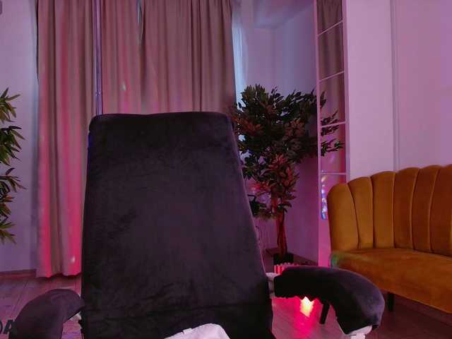 VanillaGold live cam on BongaCams