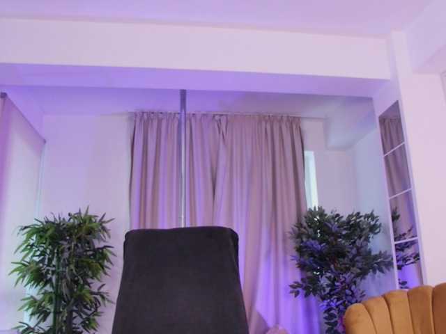 VanillaGold live cam on BongaCams