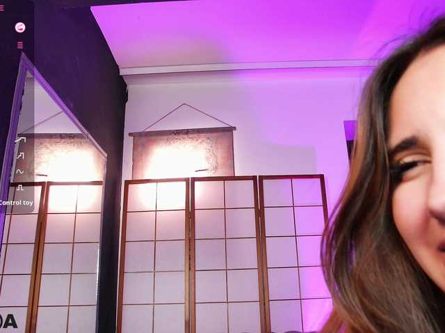 VanillaGold live cam on BongaCams
