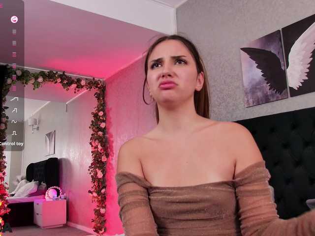 VanillaGold live cam on BongaCams