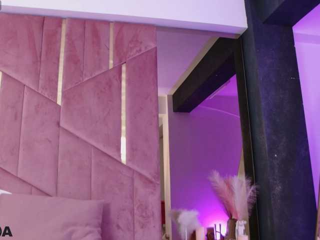 VanillaGold live cam preview