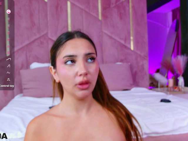 VanillaGold live cam on BongaCams