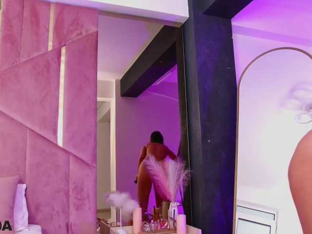 VanillaGold live cam on BongaCams