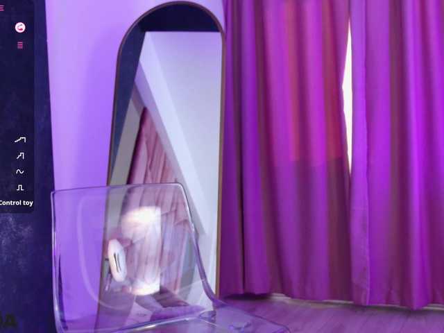VanillaGold live cam on BongaCams