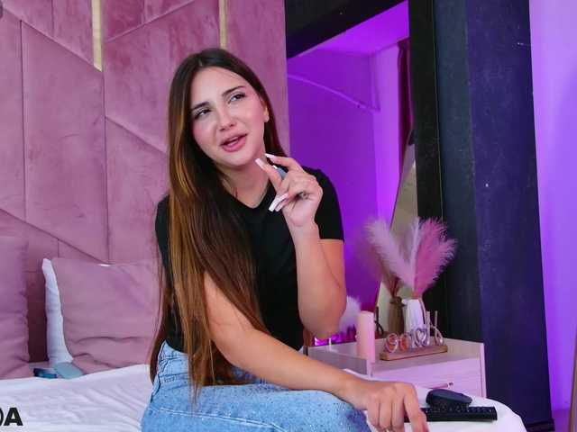 VanillaGold live cam on BongaCams