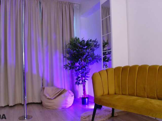 VanillaGold live cam on BongaCams