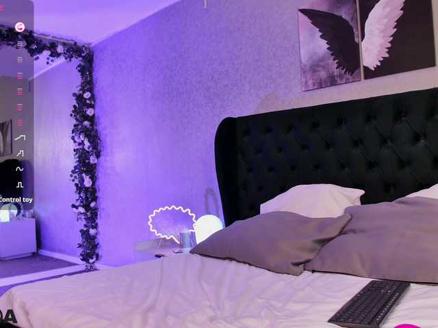 VanillaGold live cam on BongaCams