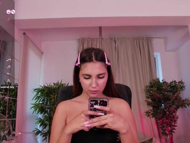 VanillaGold live cam on BongaCams