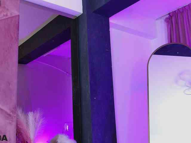 VanillaGold webcam