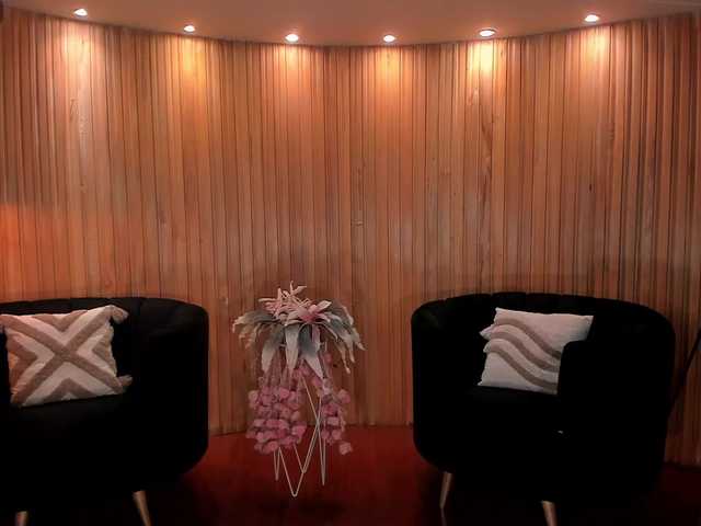 HaileyRoss live cam on BongaCams