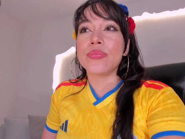 ZaraKafruni live cam on BongaCams