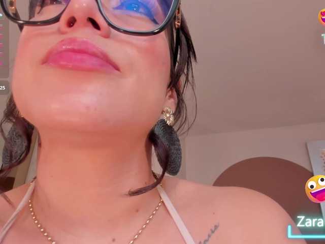ZaraKafruni live cam on BongaCams