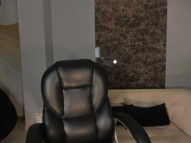 ZaraKafruni live cam on 