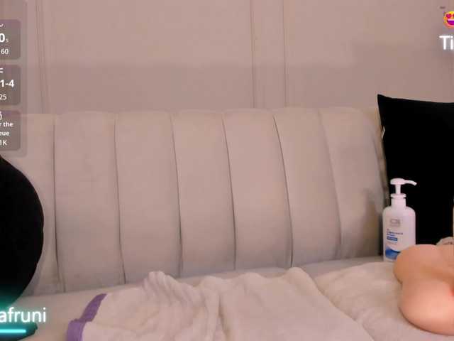 ZaraKafruni live webcam show