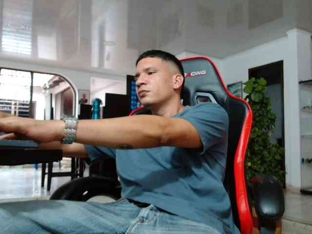 brian-96 Sex Cam Show