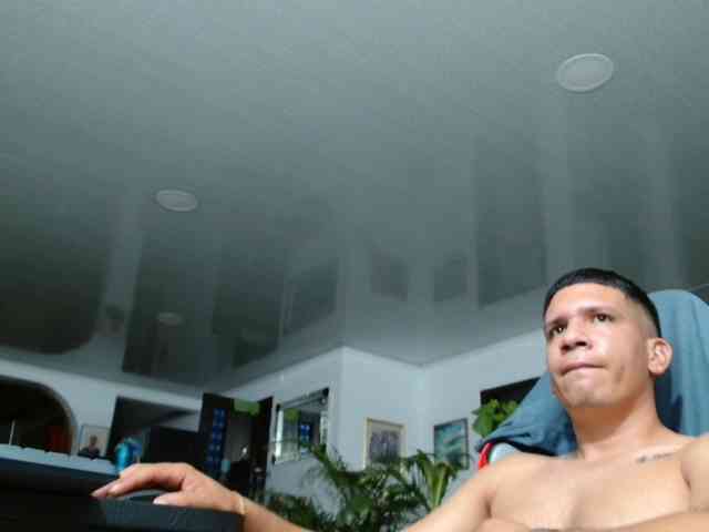 brian-96 Sex Cam Show