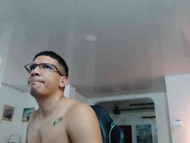 brian-96 Live Webcam on BongaCams