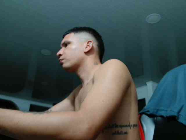 brian-96 Sex Cam Show