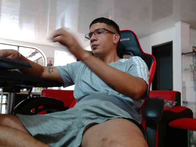 brian-96 Sex Cam Show