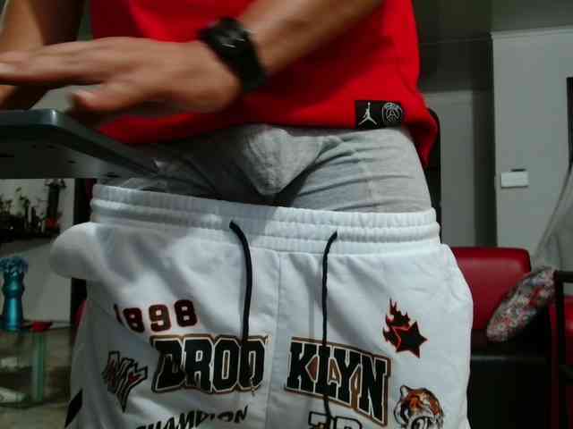 brian-96 Live Webcam on BongaCams