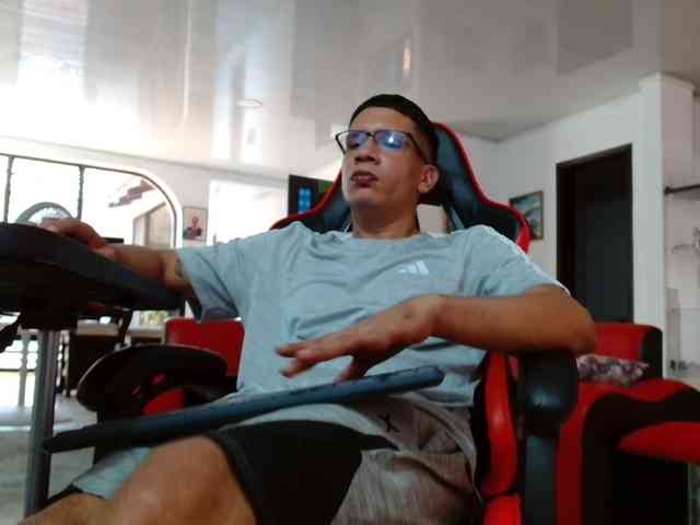 brian-96 Sex Cam Show
