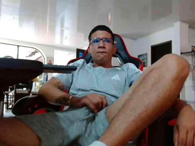 brian-96 Sex Cam Show