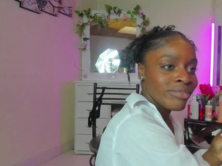 anisha-zambrano's Live Webcam