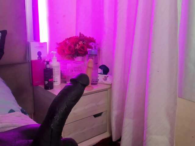 anisha-zambrano live cam on BongaCams