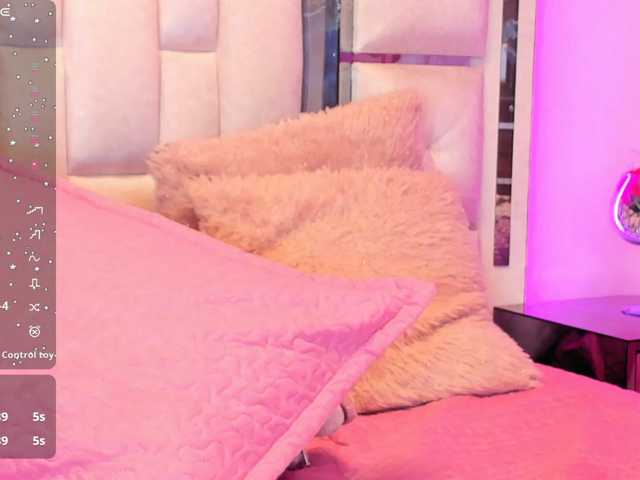 anisha-zambrano live cam on BongaCams