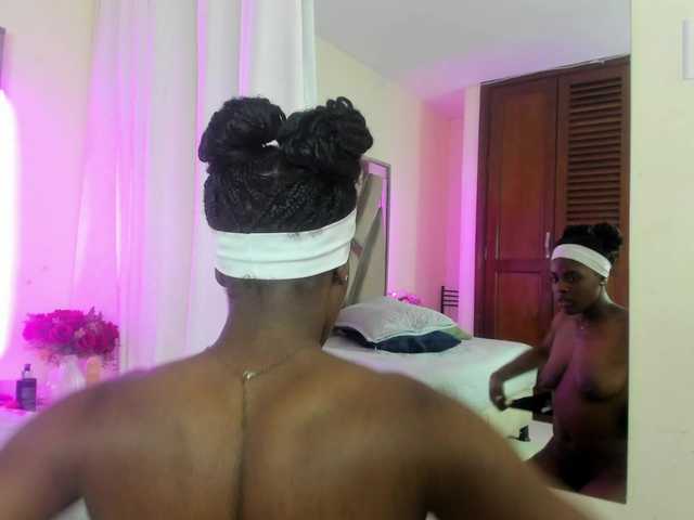 anisha-zambrano live cam on BongaCams