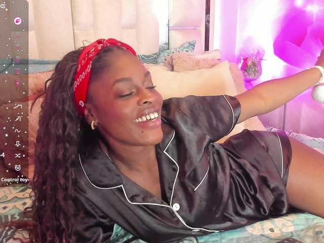 anisha-zambrano live cam on BongaCams