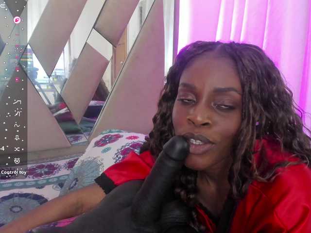anisha-zambrano live cam on BongaCams
