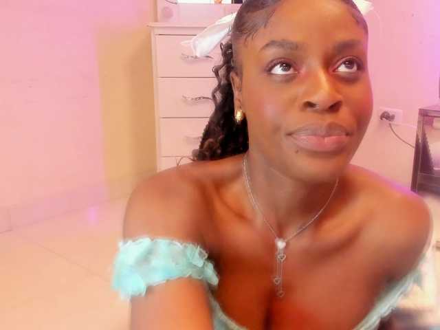 anisha-zambrano live cam on BongaCams
