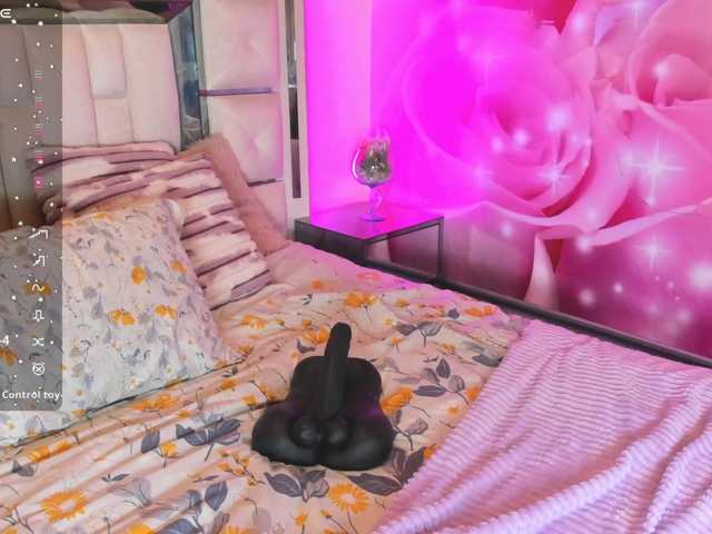 anisha-zambrano live cam on BongaCams