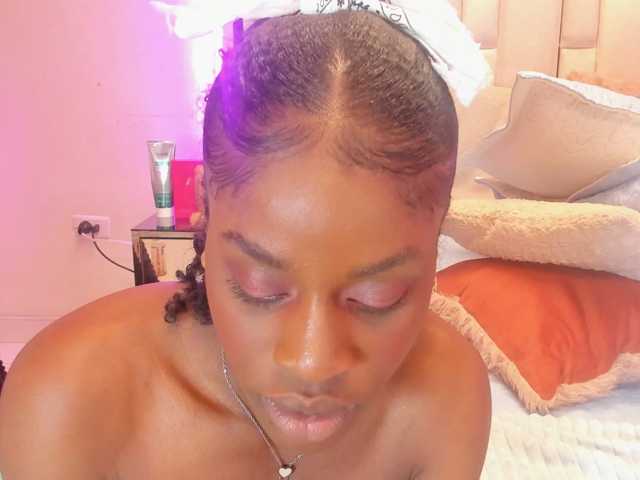 anisha-zambrano live cam on BongaCams