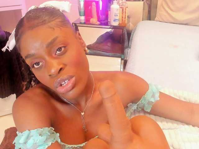 anisha-zambrano live cam on BongaCams