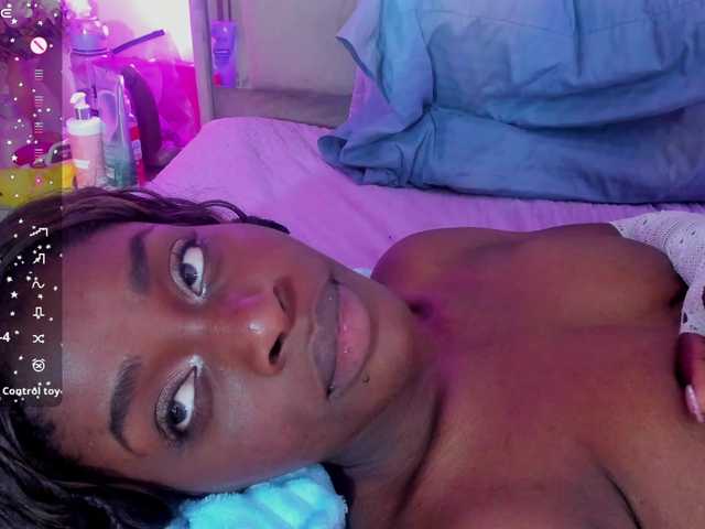 anisha-zambrano live cam on BongaCams