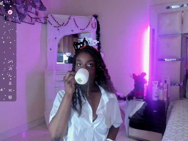 anisha-zambrano live cam on BongaCams
