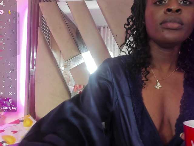 anisha-zambrano live webcam show