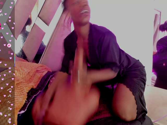 anisha-zambrano webcam