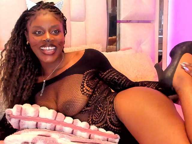 anisha-zambrano live cam on BongaCams