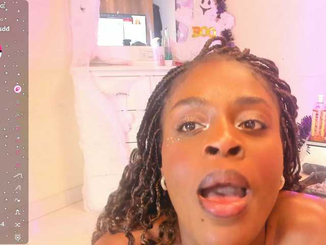 anisha-zambrano live cam on BongaCams