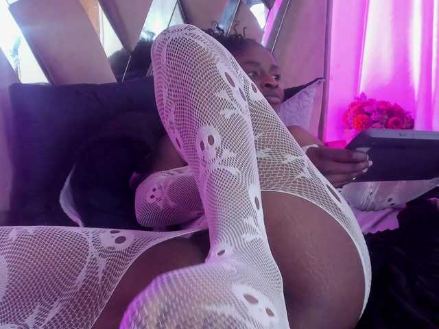 anisha-zambrano live cam on BongaCams