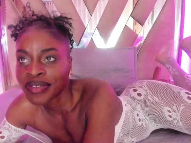 anisha-zambrano's BongaCams show and profile