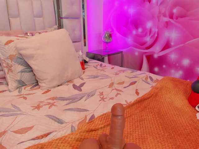 anisha-zambrano cam belle