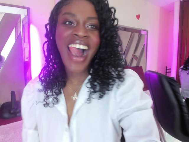 anisha-zambrano live webcam show