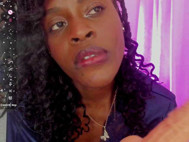 anisha-zambrano live webcam show
