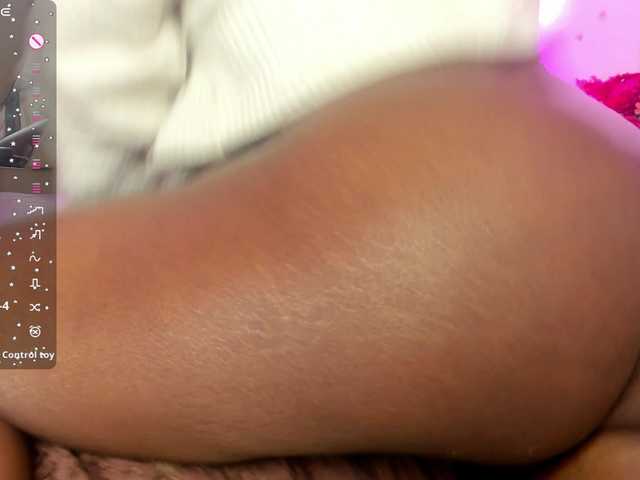 anisha-zambrano live webcam show