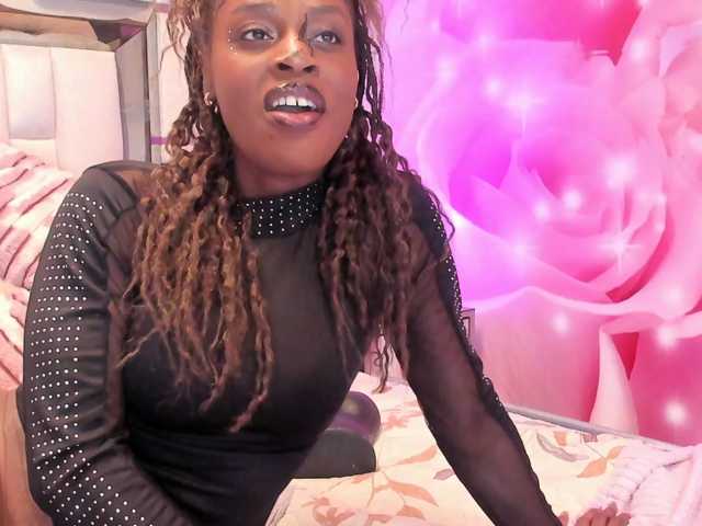 anisha-zambrano live cam on BongaCams