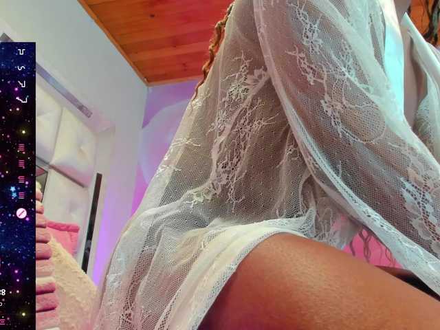 anisha-zambrano live cam on BongaCams